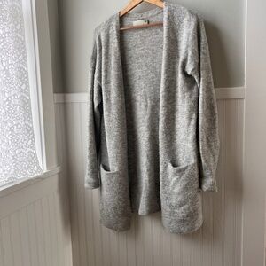 Aritzia Aronson Cardigan Light Grey